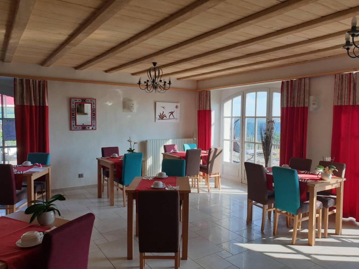 Logis Hotel Restaurant & Spa Les Remparts Salers Exterior foto