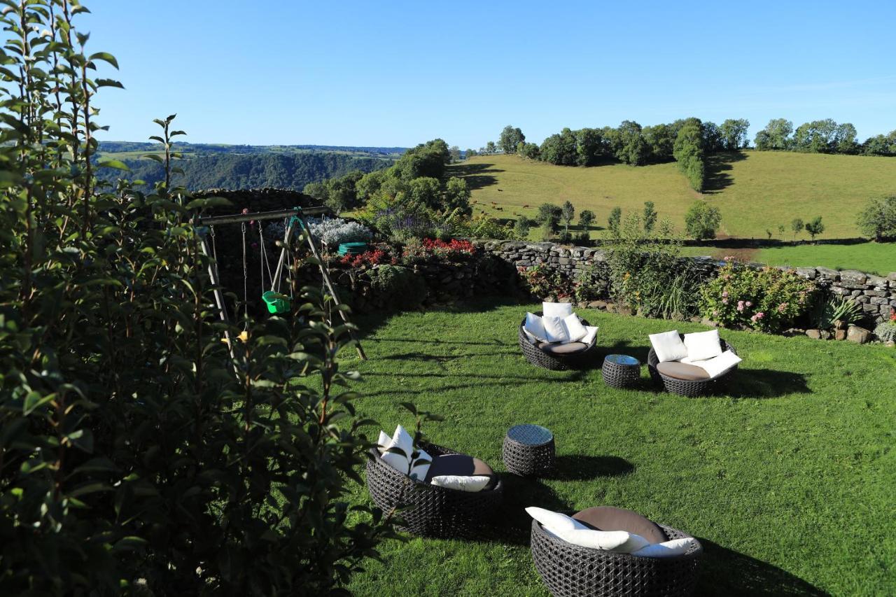 Logis Hotel Restaurant & Spa Les Remparts Salers Exterior foto
