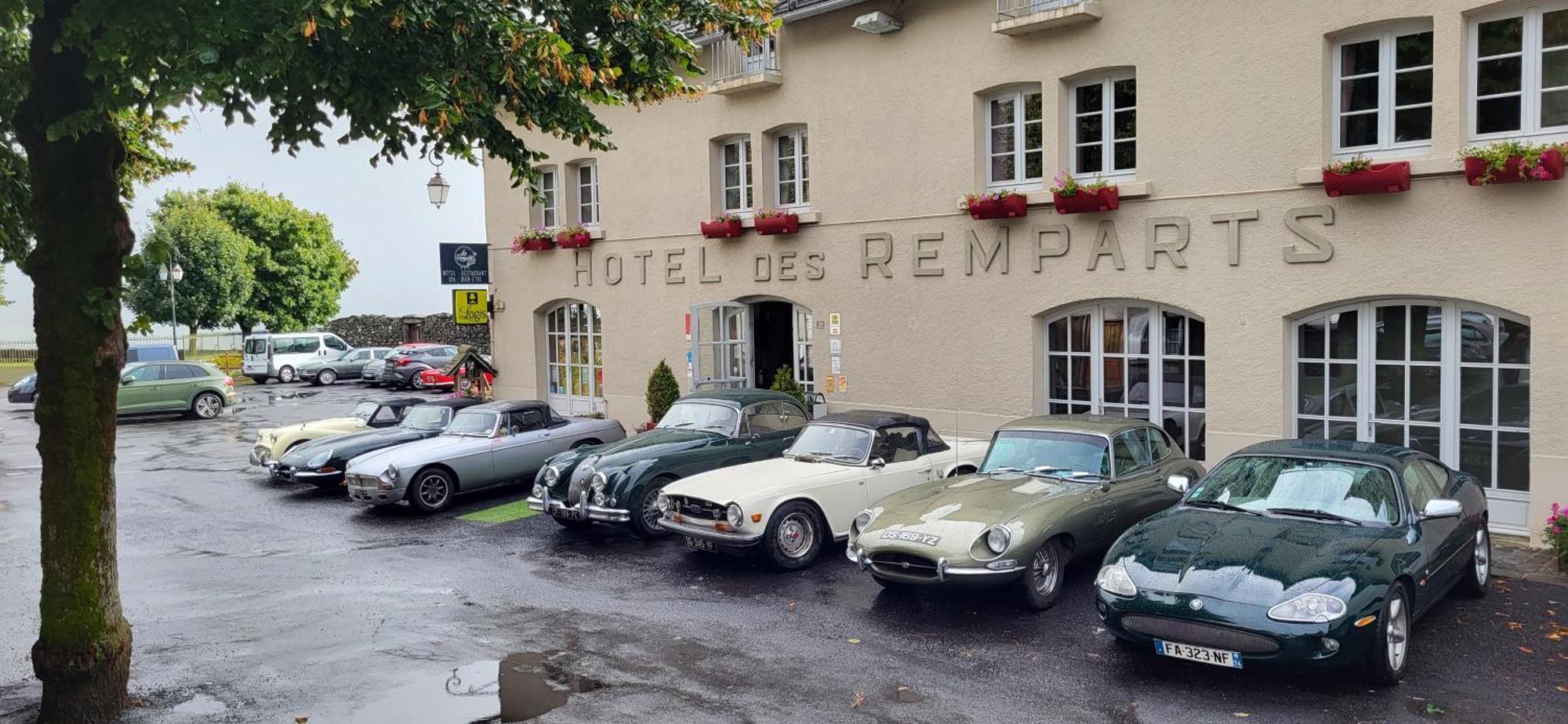 Logis Hotel Restaurant & Spa Les Remparts Salers Exterior foto