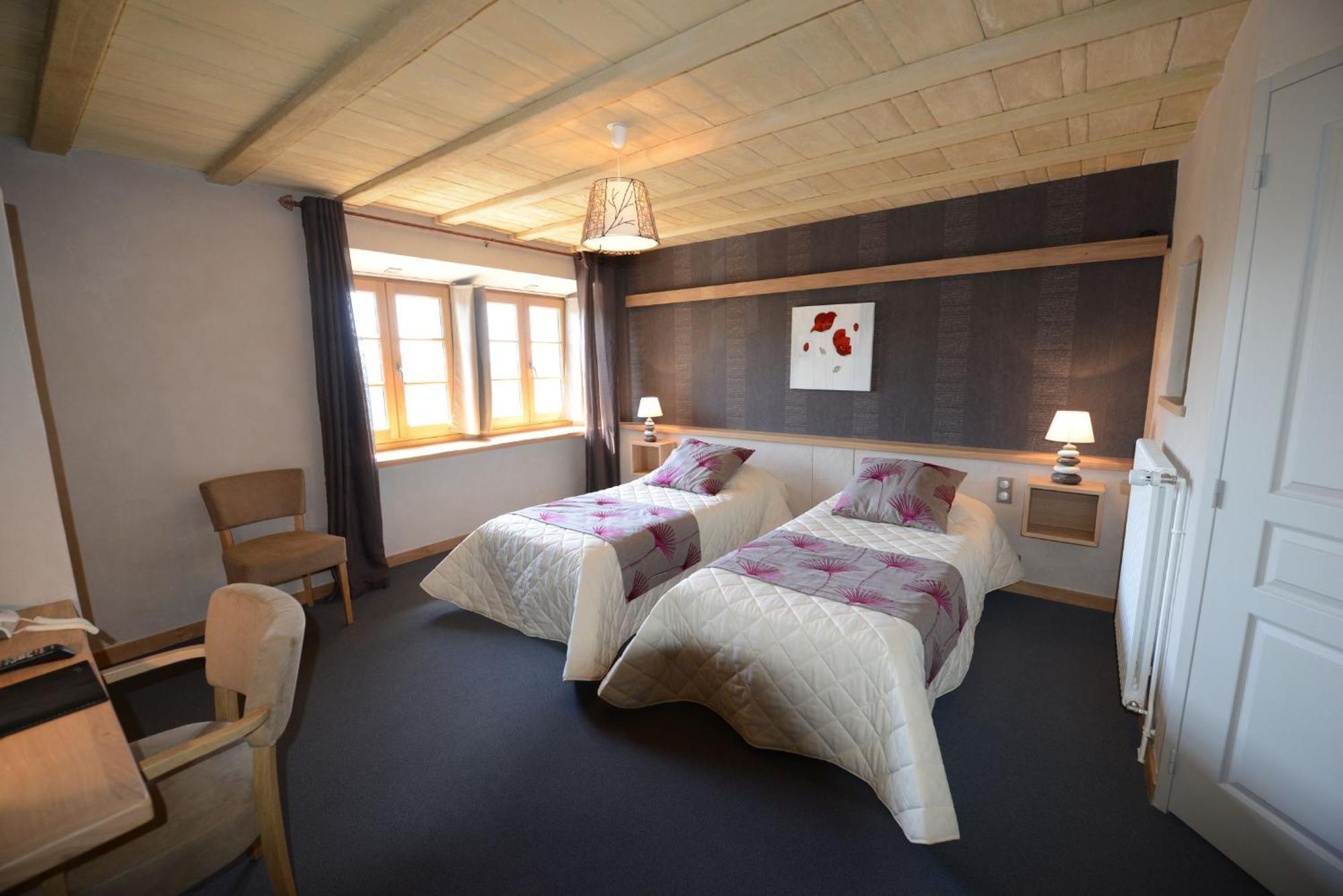 Logis Hotel Restaurant & Spa Les Remparts Salers Exterior foto