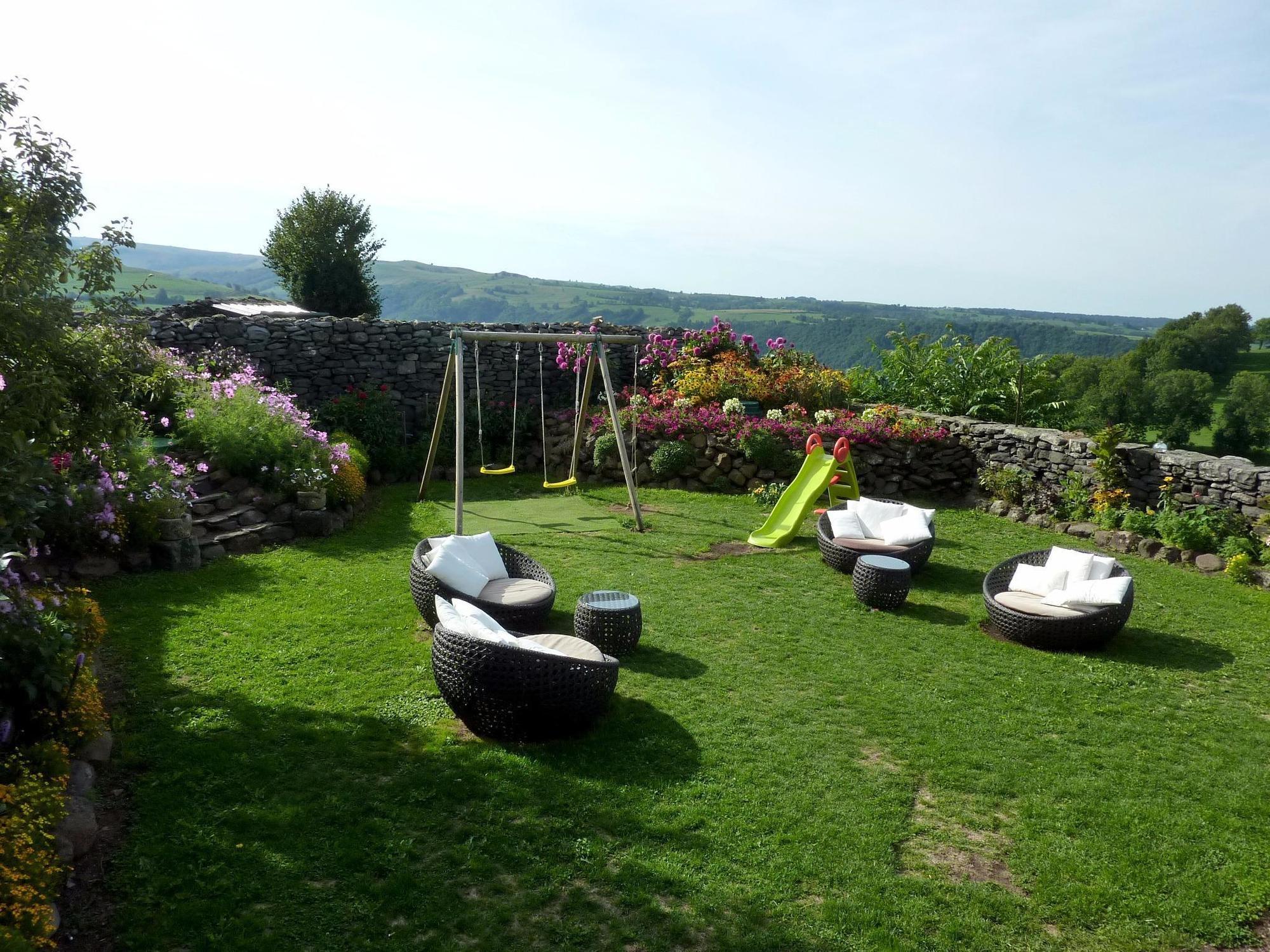 Logis Hotel Restaurant & Spa Les Remparts Salers Exterior foto