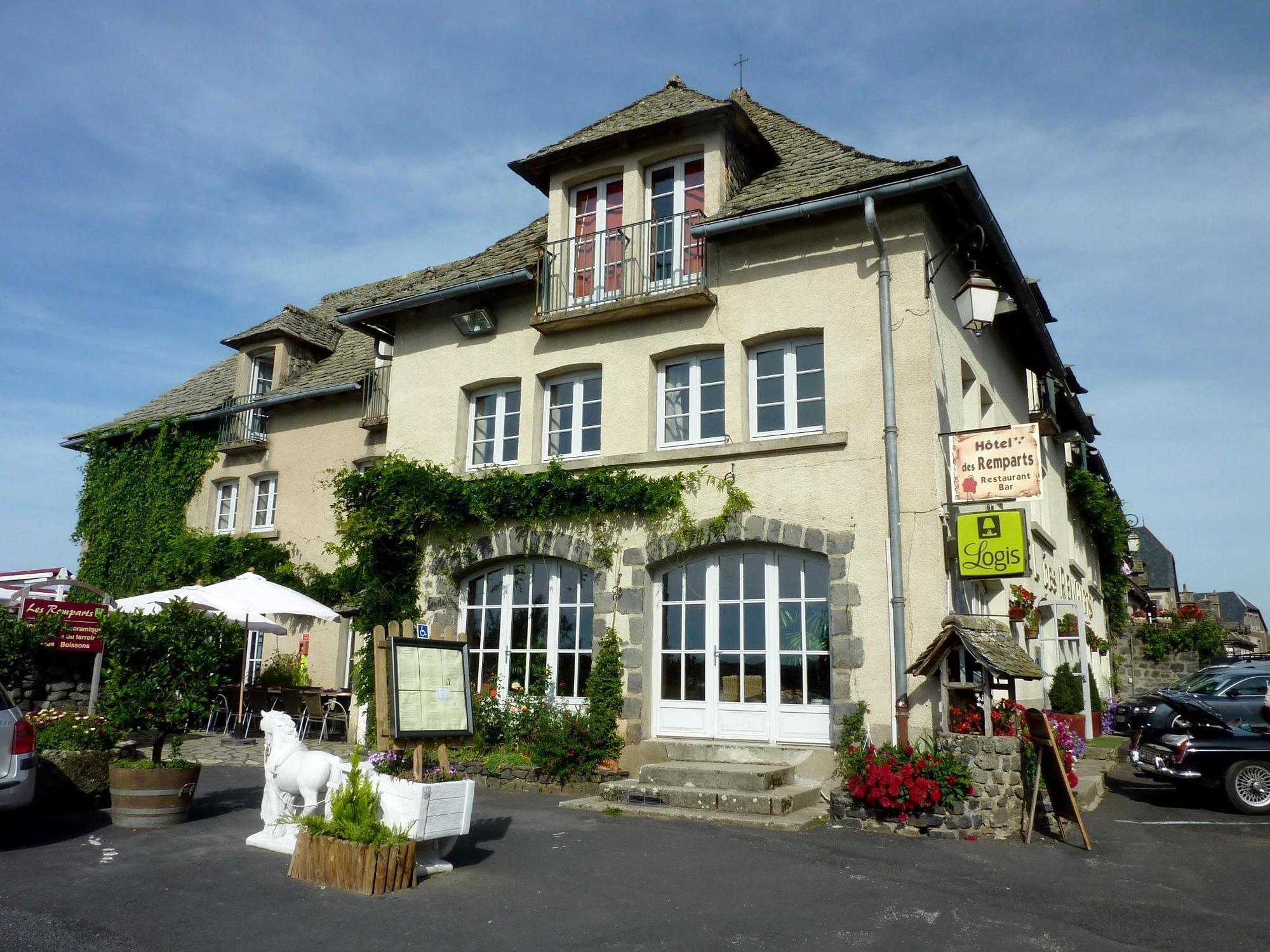 Logis Hotel Restaurant & Spa Les Remparts Salers Exterior foto